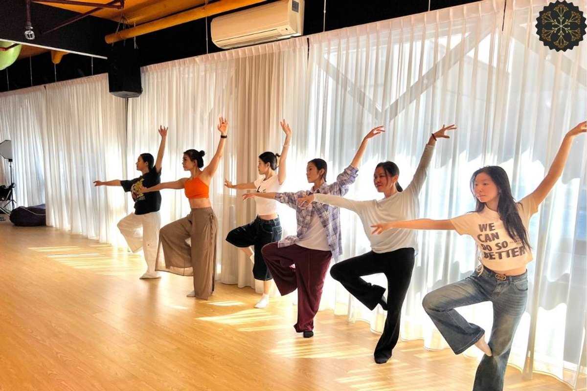 Dance class in unison at Snow Dance Studio