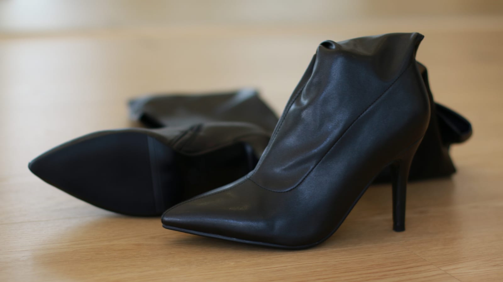 Snow Boot — Black Stretch — angle 2