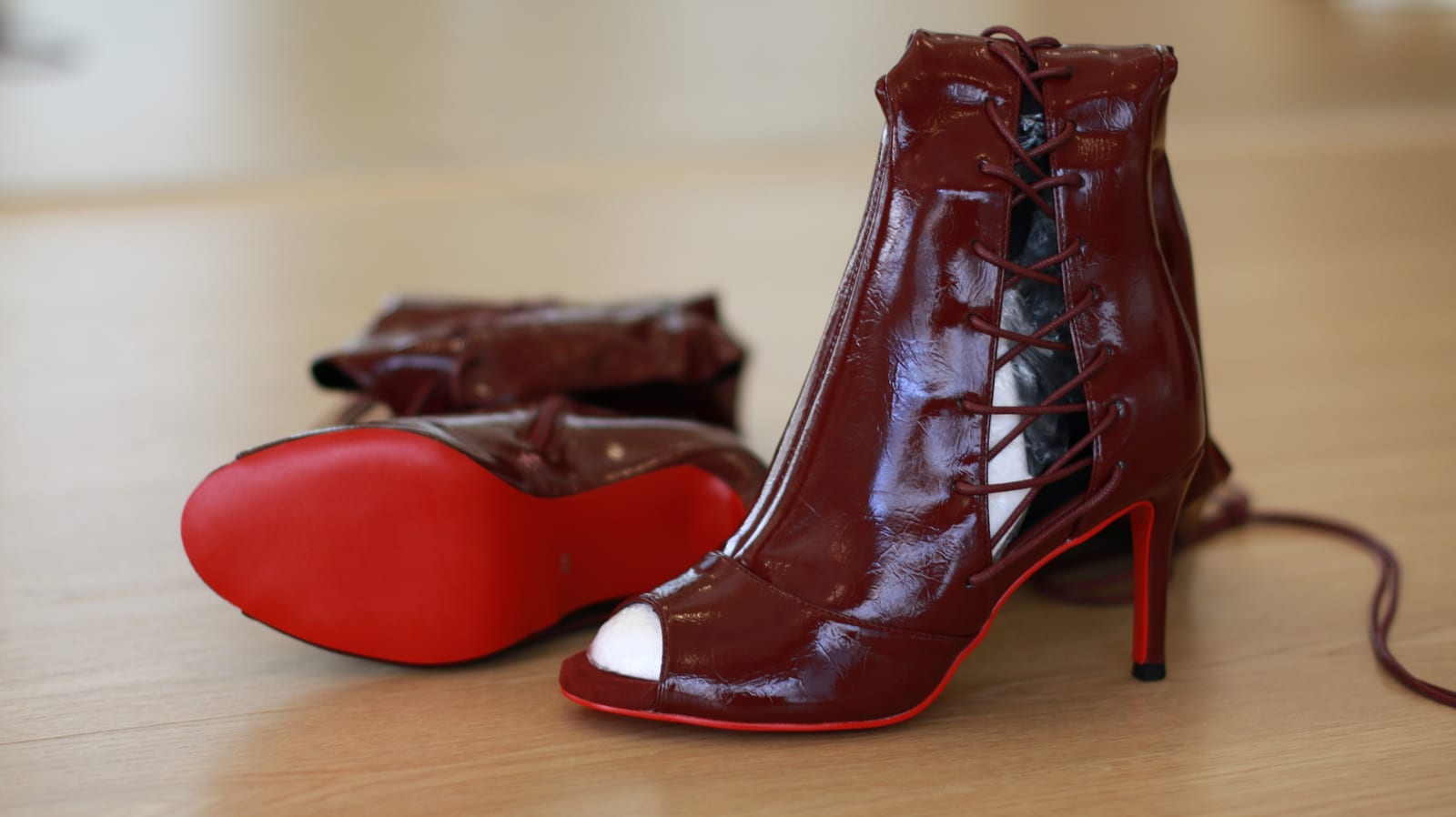 Snow Boot — Burgundy Lace-up — angle 2