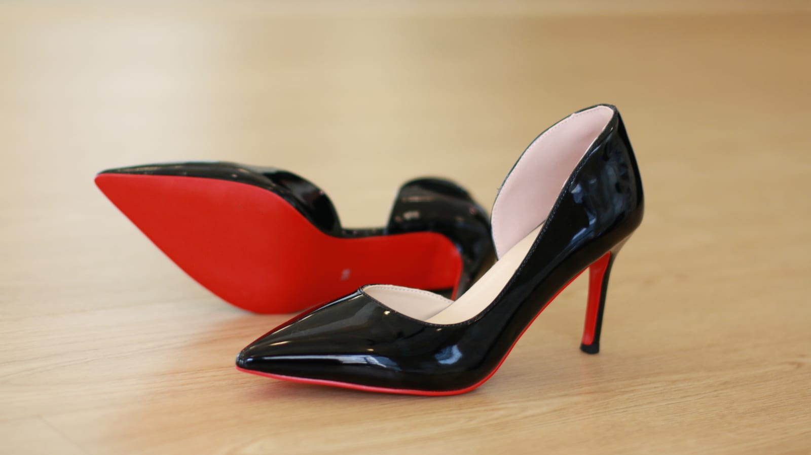Snow Pump — Patent Black — angle 2