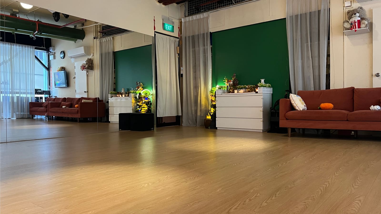 Party Studio – Dance Room